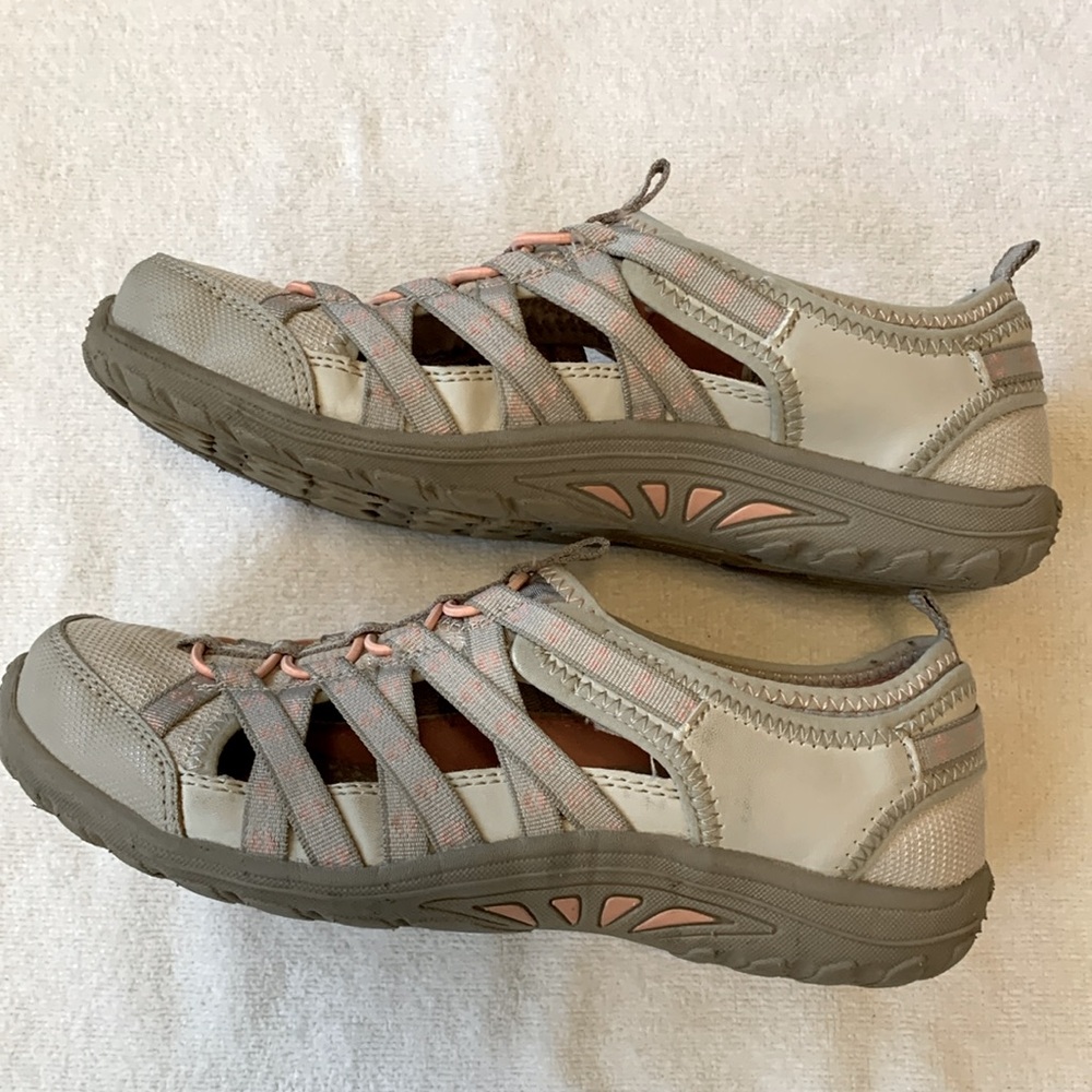 Skechers relaxed fit, air cooled, memory foam, tennis shoes, sneakers size 7 - Picture 2 of 10